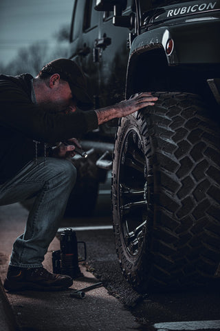 Streamlight Wedge compact ergonomic design fits in hand and pocket