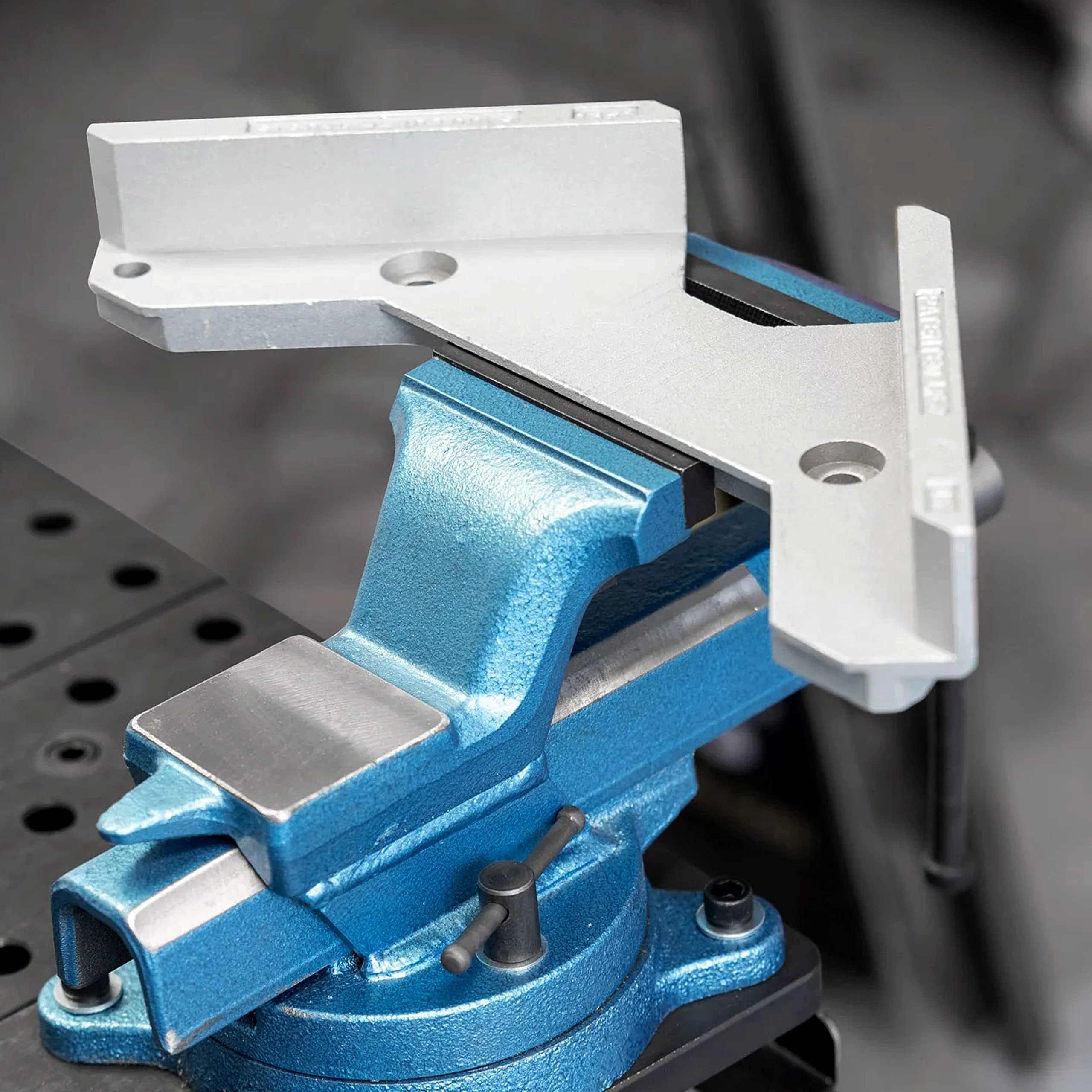 Strong Hand Tools 7-inch jaw length enables comfortable clamping for projects.