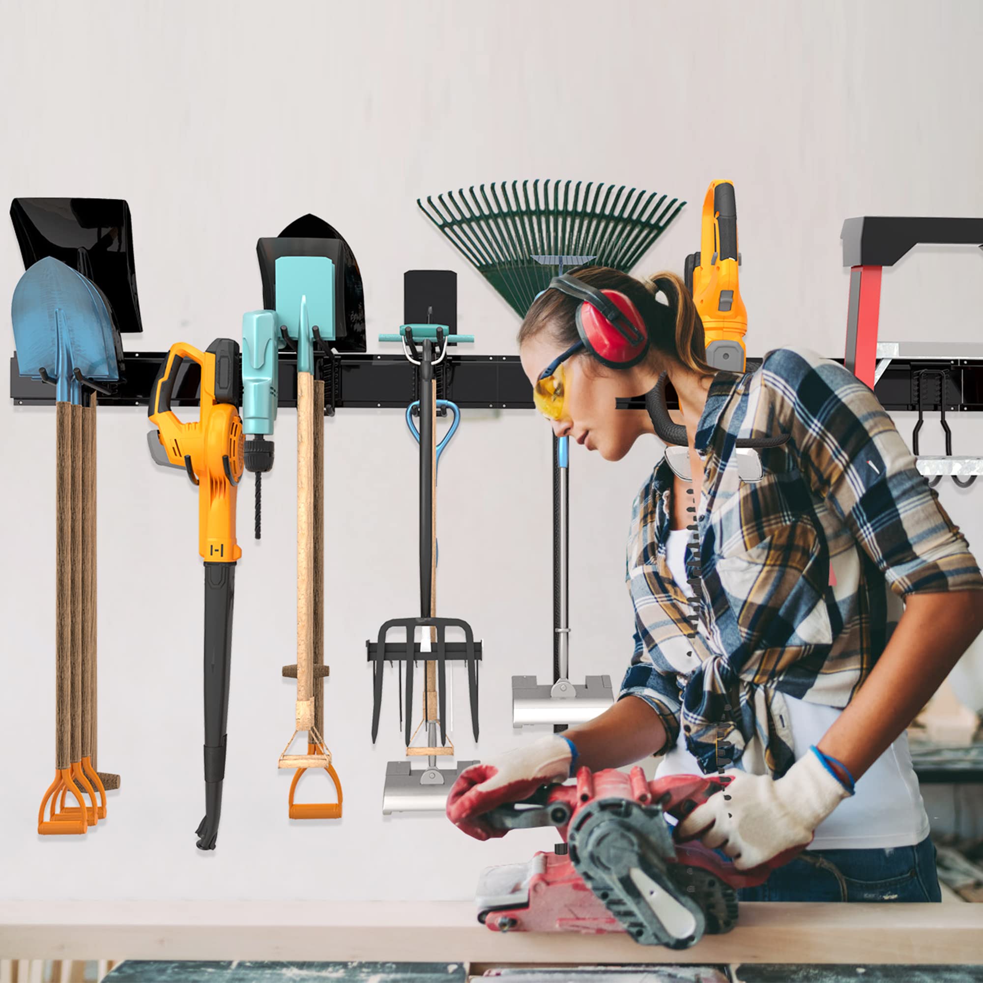 Sttoraboks tidy workspace visual shows clutter-free, accessible garage.