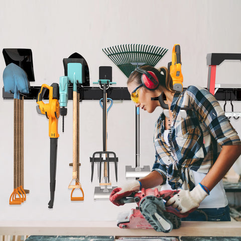Sttoraboks tidy workspace visual shows clutter-free, accessible garage.