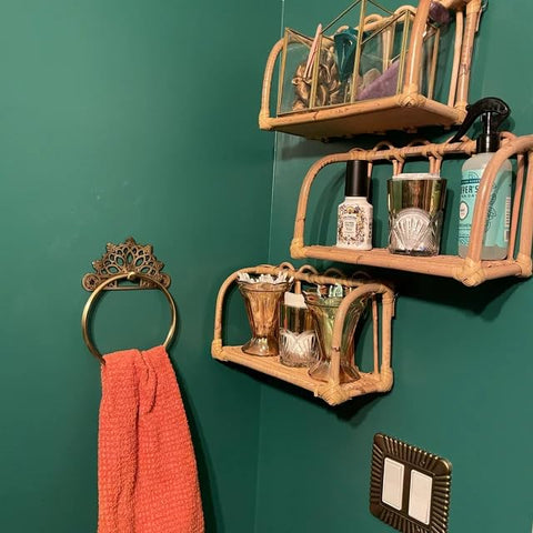 Stylentdecor antique brass tone complements traditional bathroom decor.