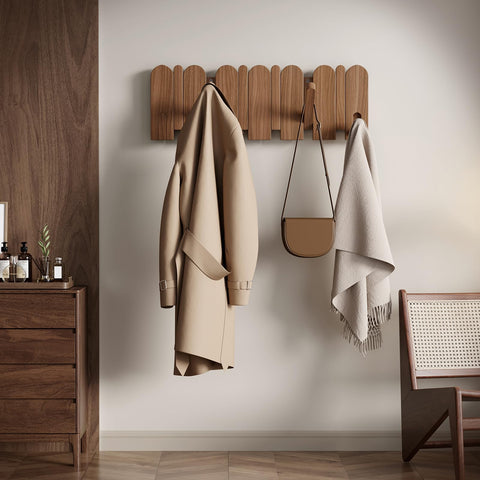 Sueuapp eight retractable hooks keep jackets neatly hung and accessible.