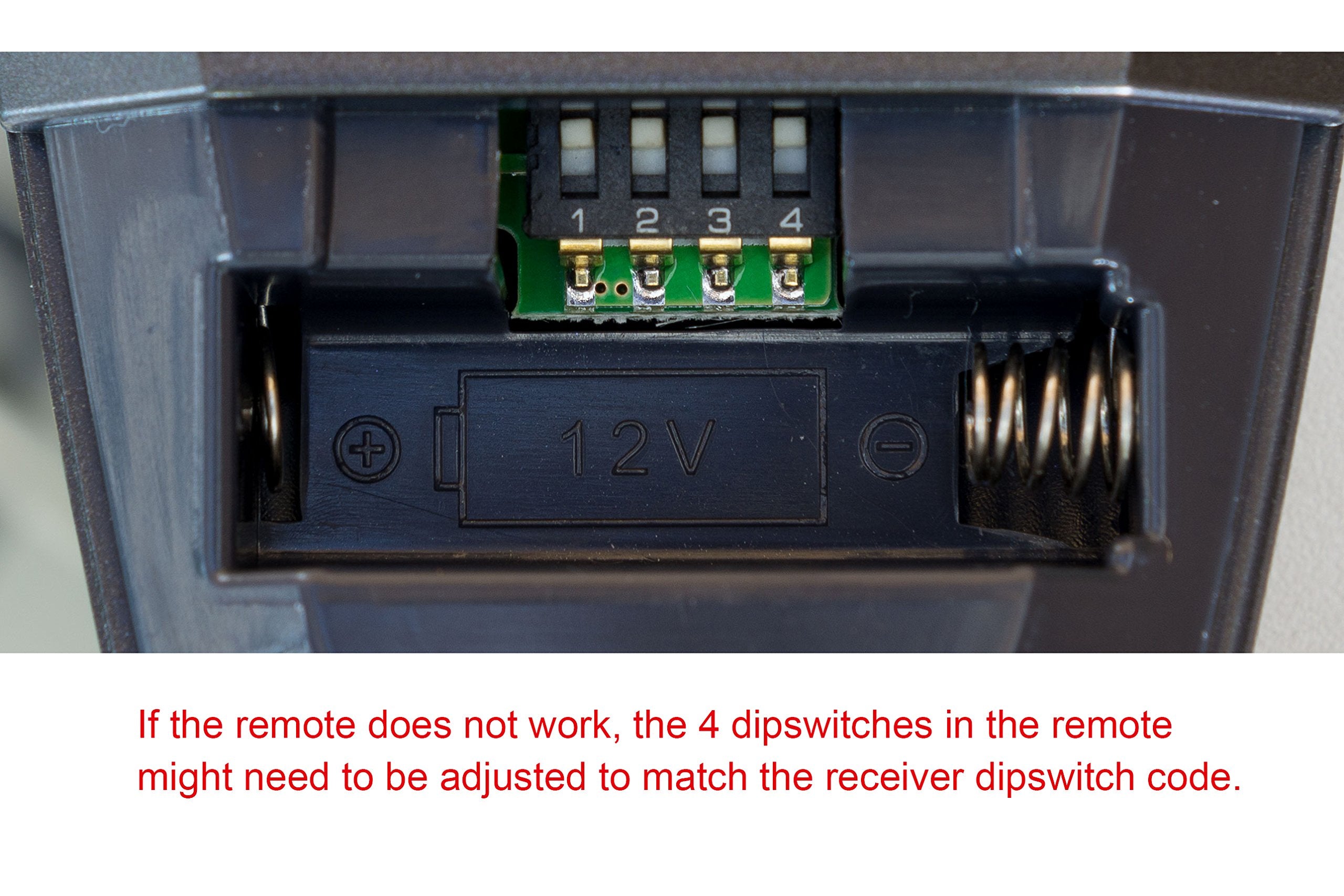 SummitLink UC7083T remote displays battery indicator for power status