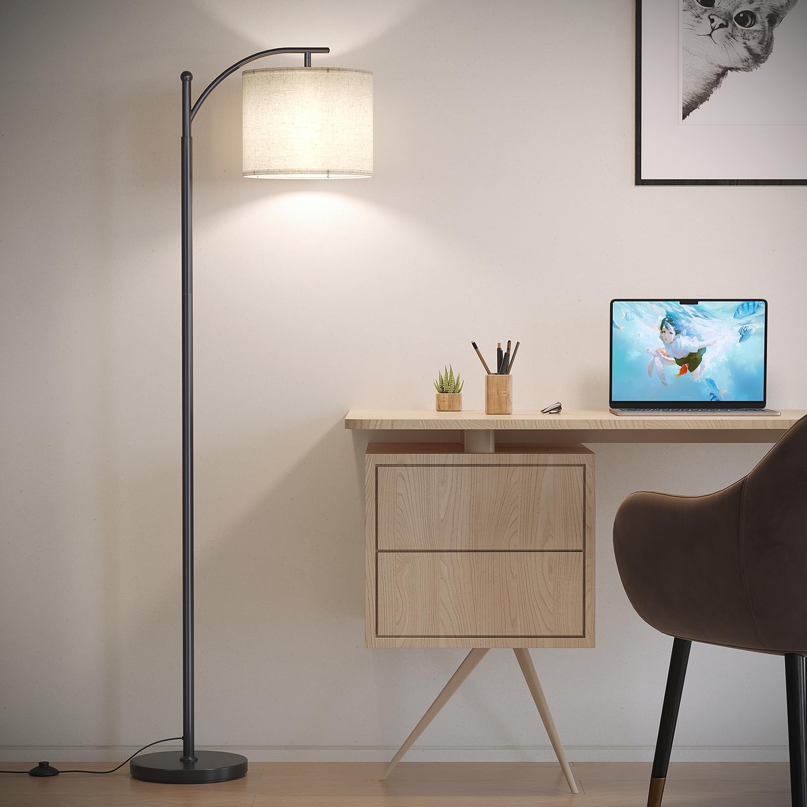 SUNMORY Arc Floor Lamp heavy base provides durable, tip-resistant stability.