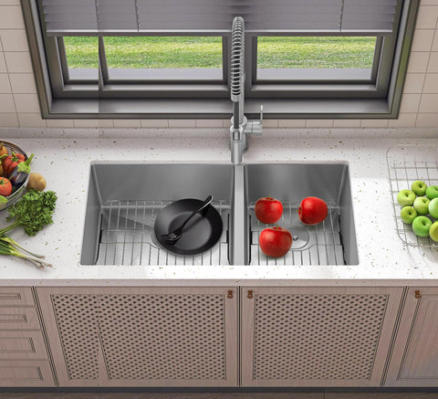 SunnyPoint protective grid prevents scratches from heavy pots and utensils