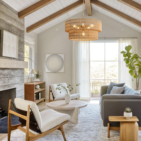 SupMaka adjustable chain demonstrates versatile ceiling heights