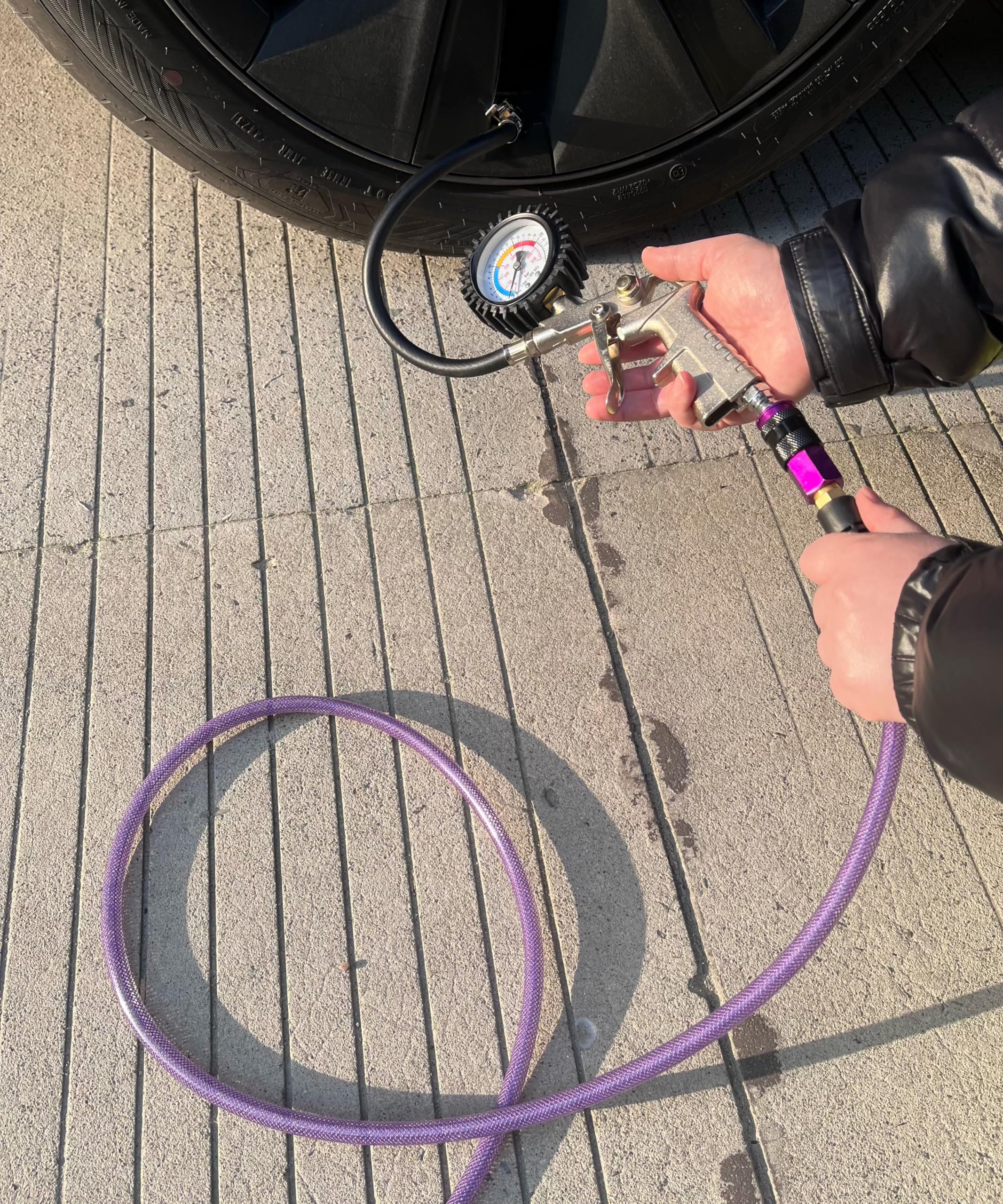 SYXQT reinforced PU hose resists wear and oil for longevity.
