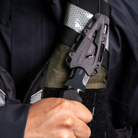 TACTICA K.220 Twist-Lock sheath enables one-handed access.