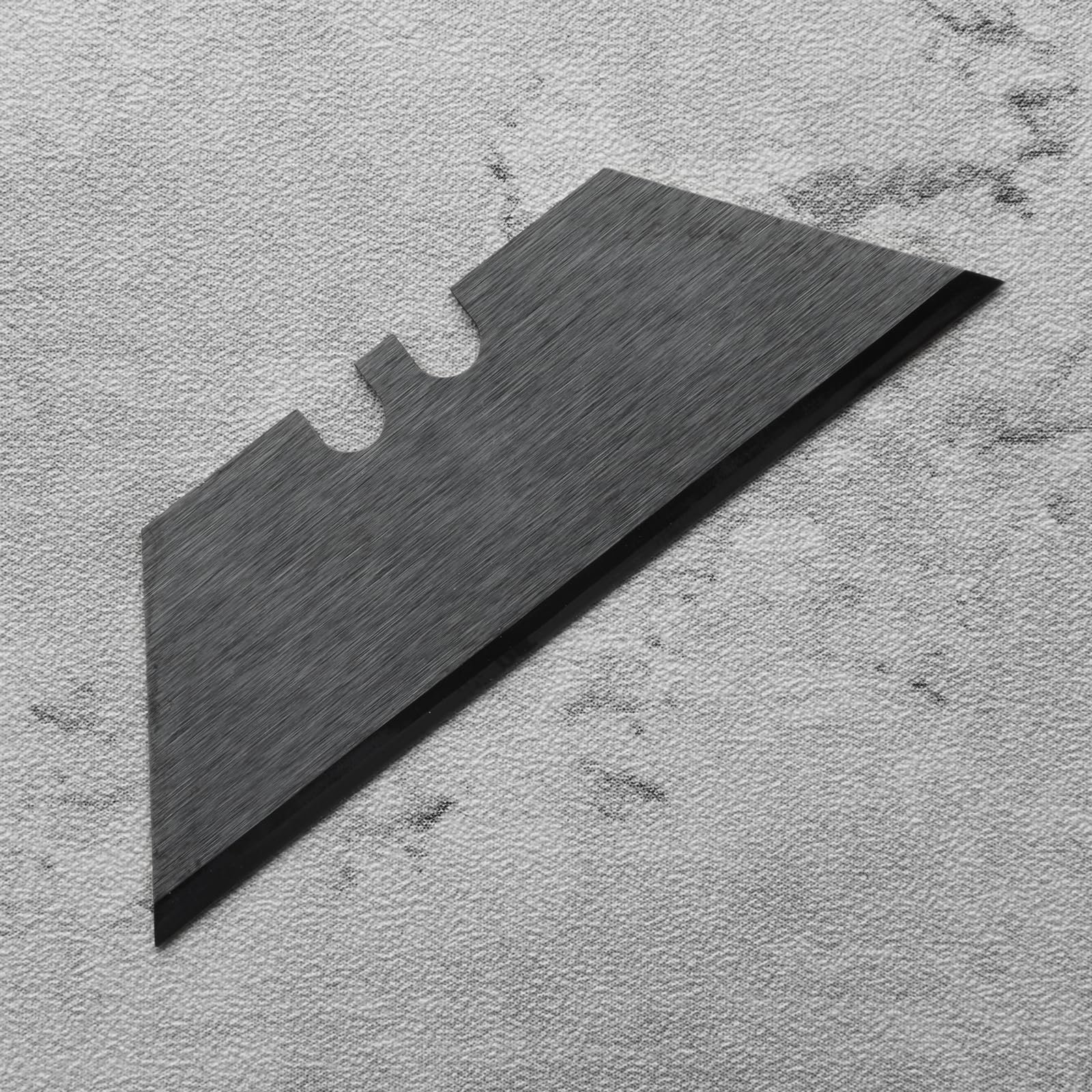 TANOSHII zirconia blades universal-fit; compatible with most utility knives.