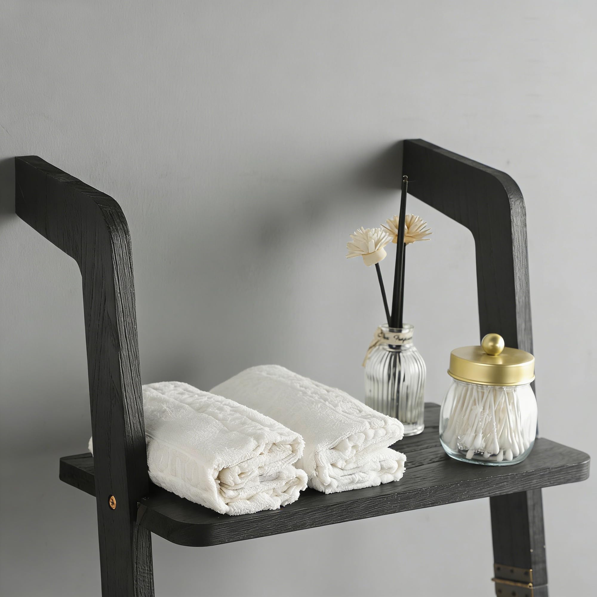Taozun Blanket Ladder tilting shelf design allows easy item placement.