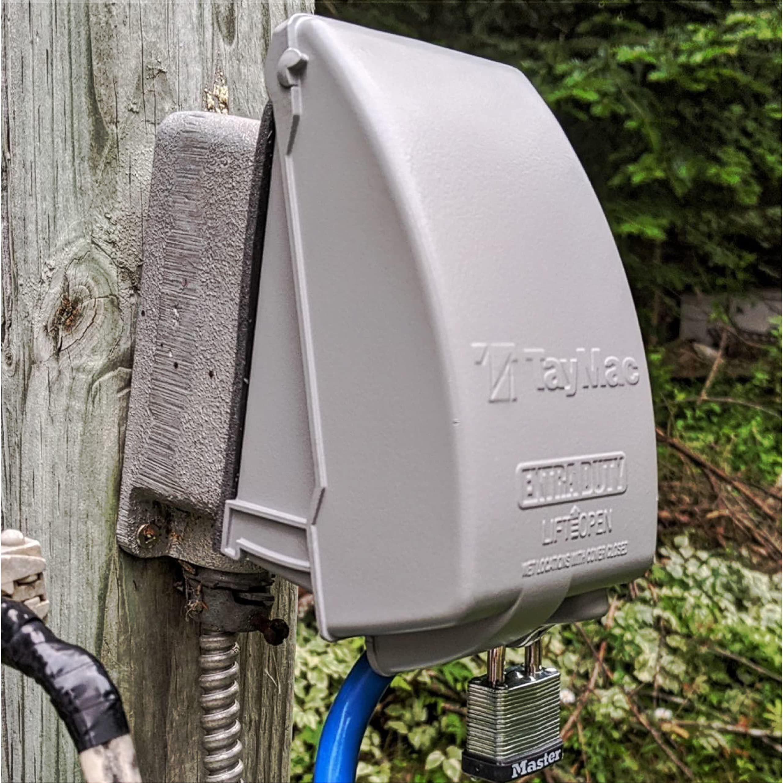 cULus-listed rating supports use in wet locations and damp areas.