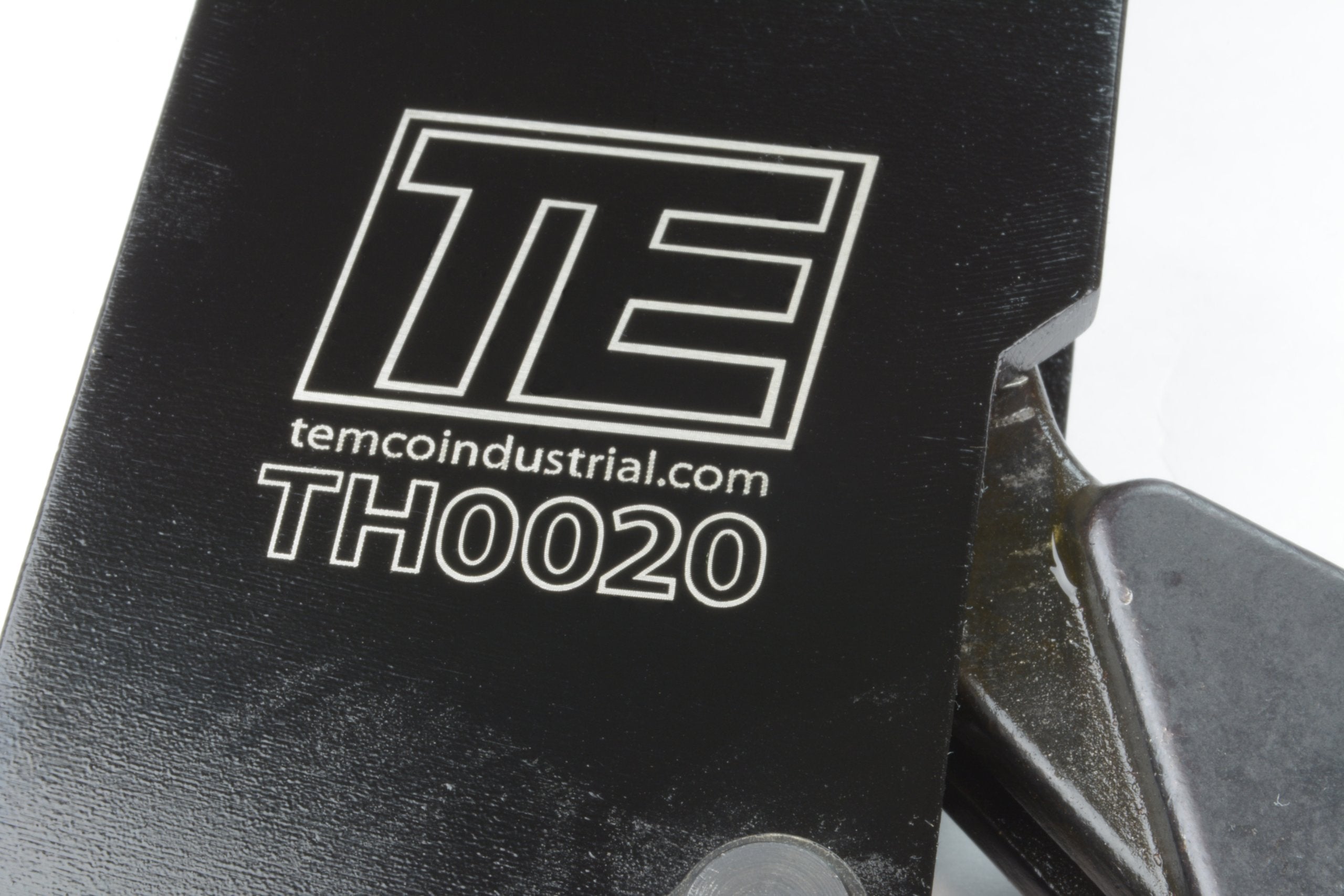 TEMCo TH0020 battery-terminal-crimp capability supports heavy gauge cables.