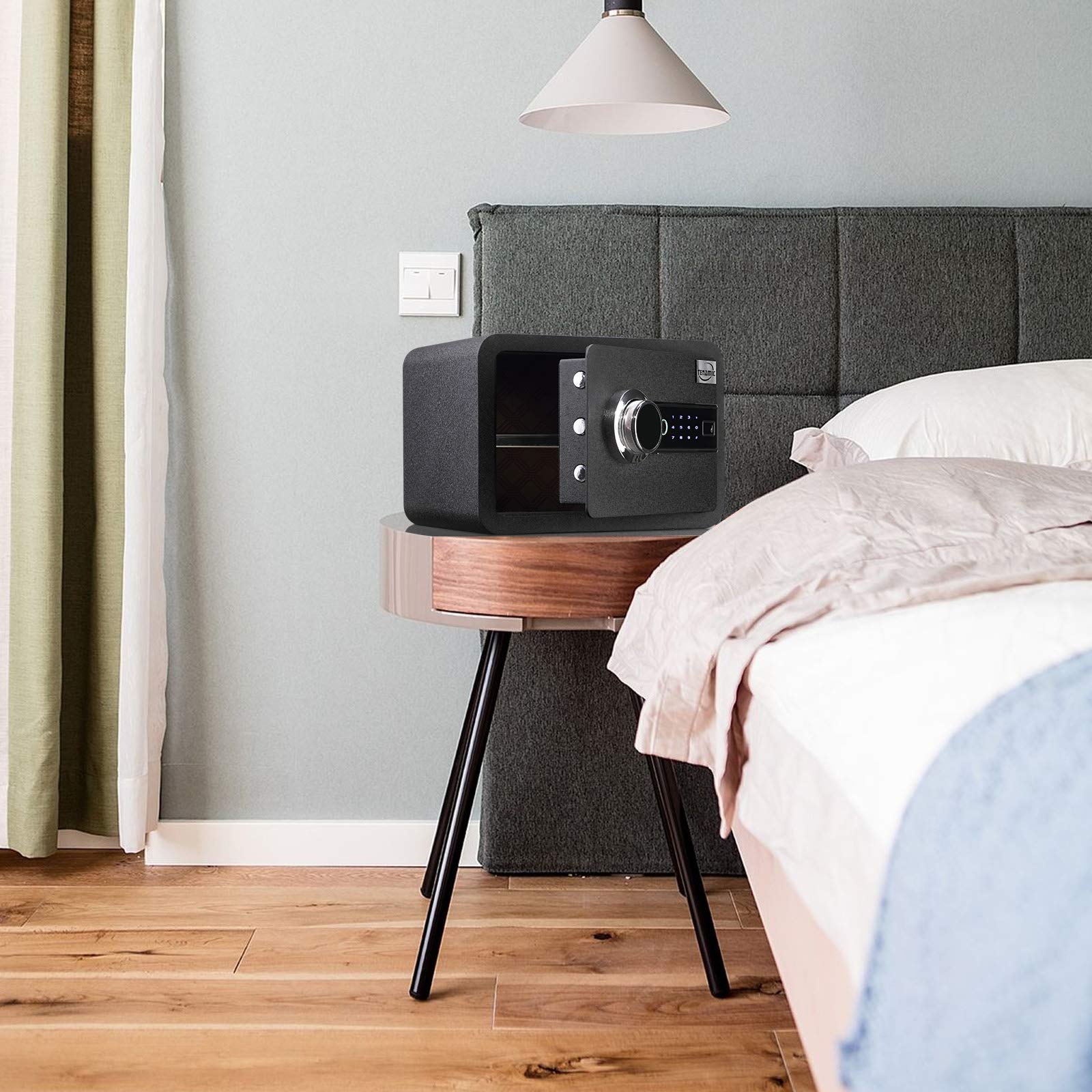 Alarm indicator on Tenamic safe highlights security status with audible cues.