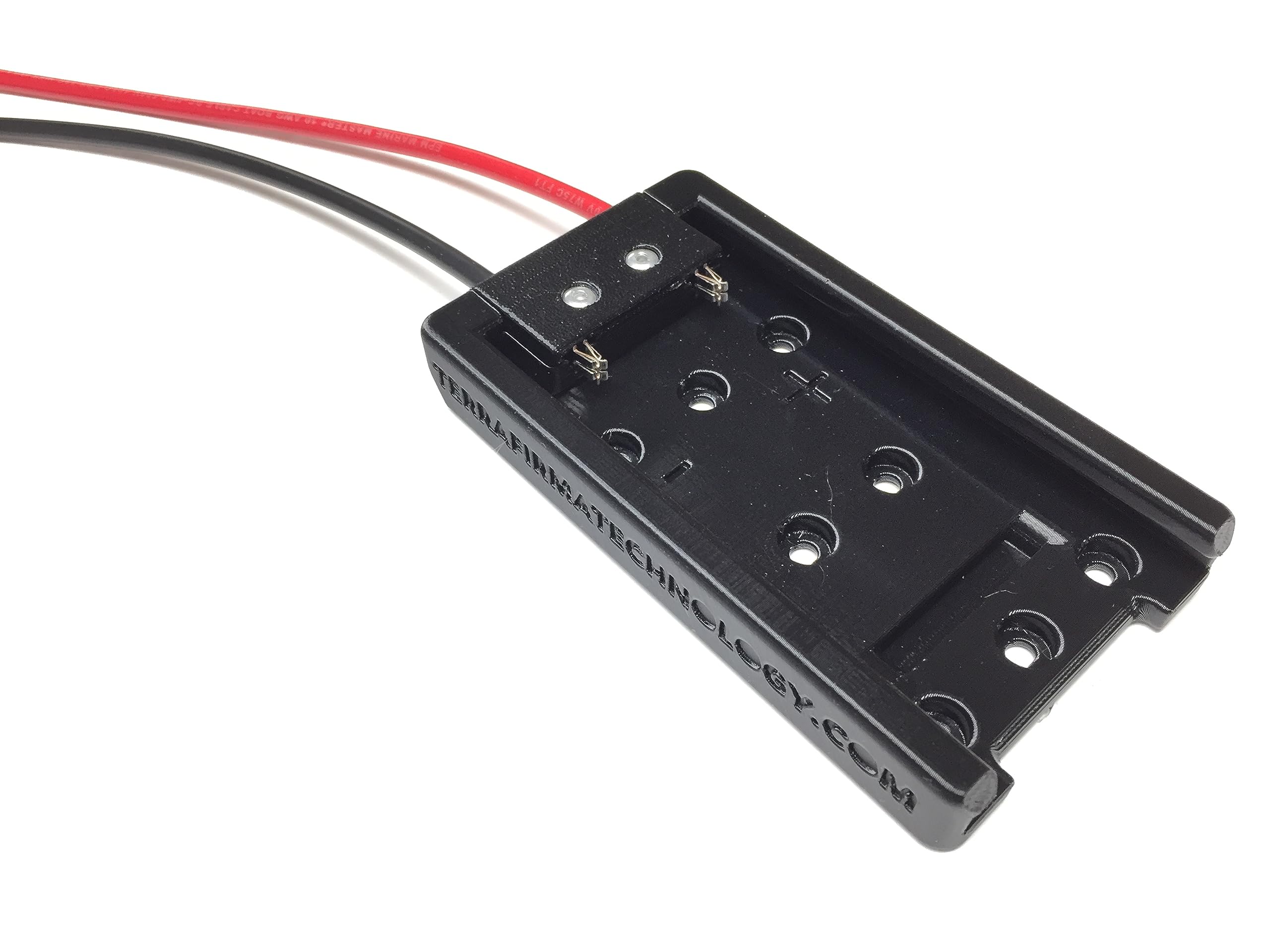 Terrafirma 10AWG adapter ready to connect to a 40V Ryobi battery for dock power