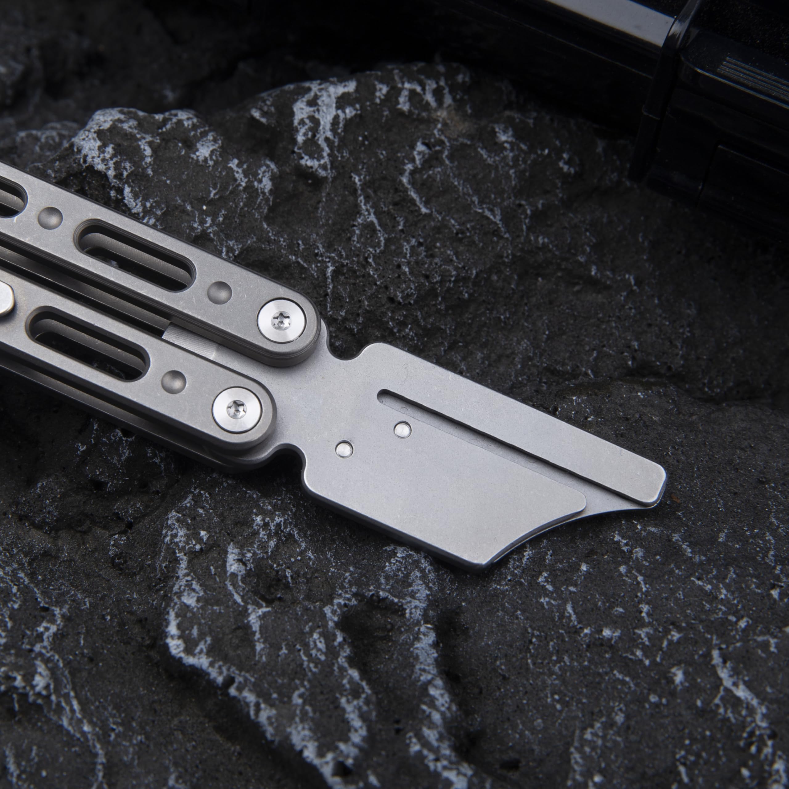 TGZUO anodizable titanium knife ready for customization
