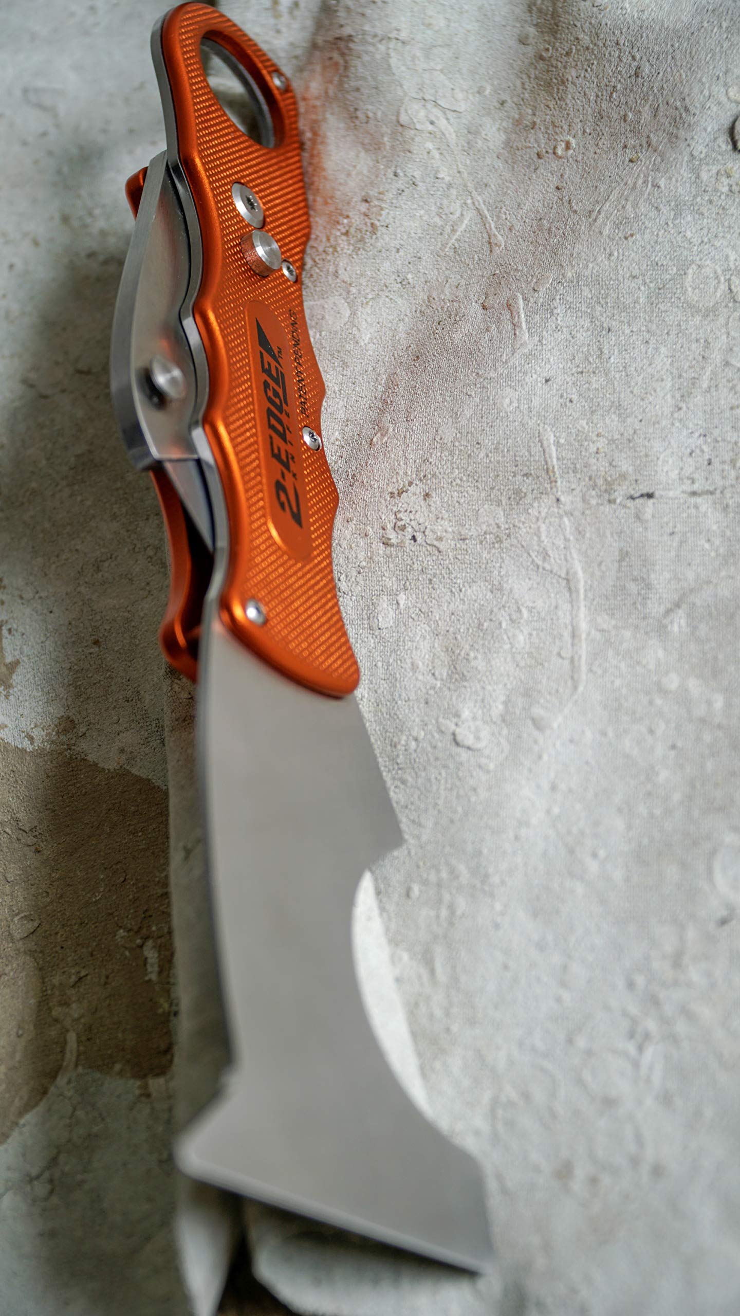 The Easy Way To Paint Zorr 2-Edge Knife orange housing visibility.