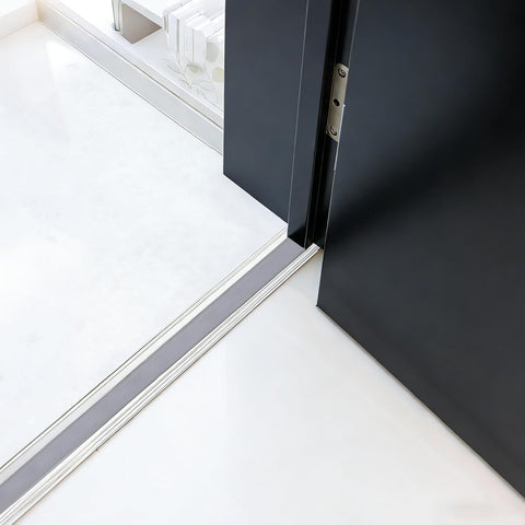 Thrseely tool-free installation with scissors for a custom fit