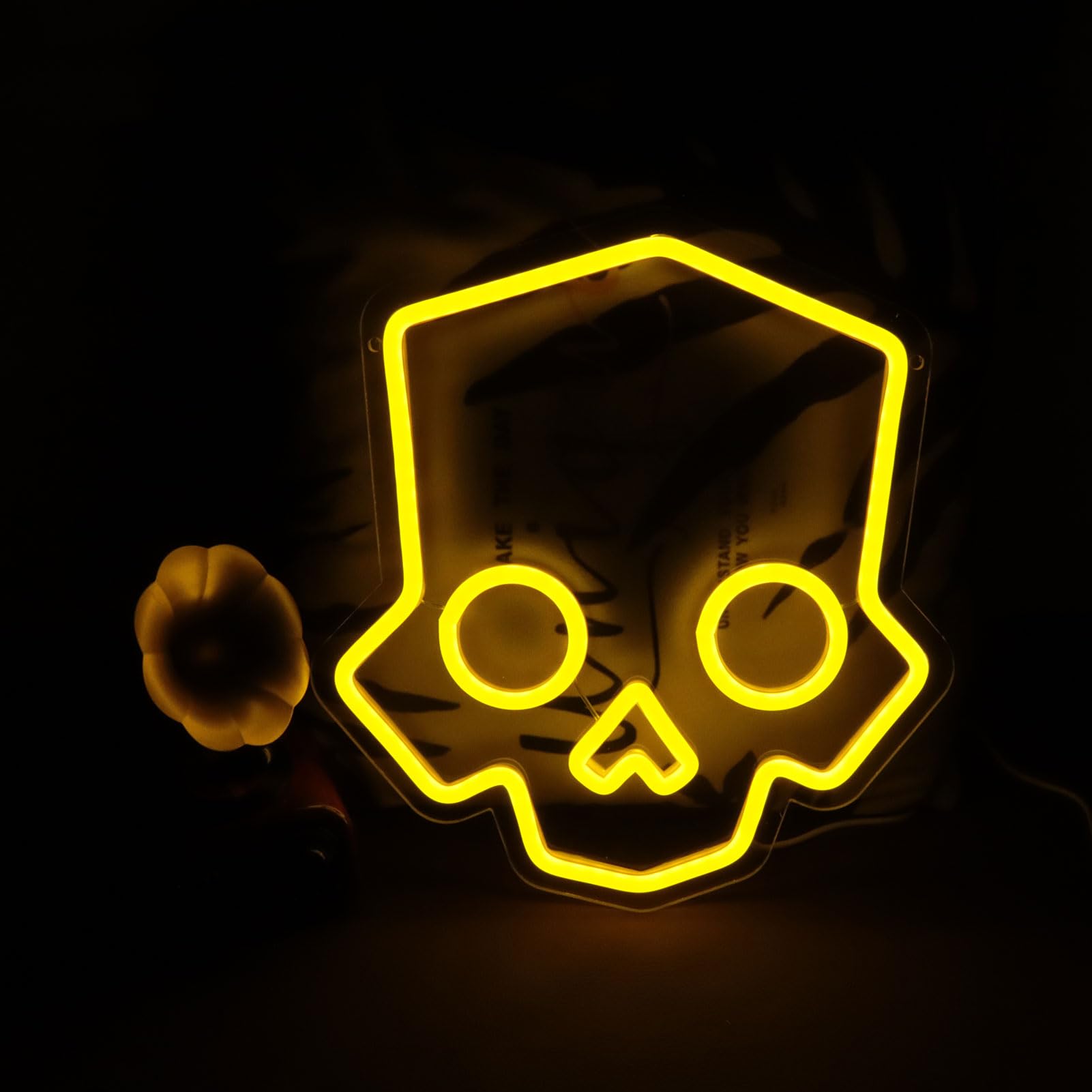 Tiabuy Skull Neon Sign dimmer switch lets you adjust brightness.