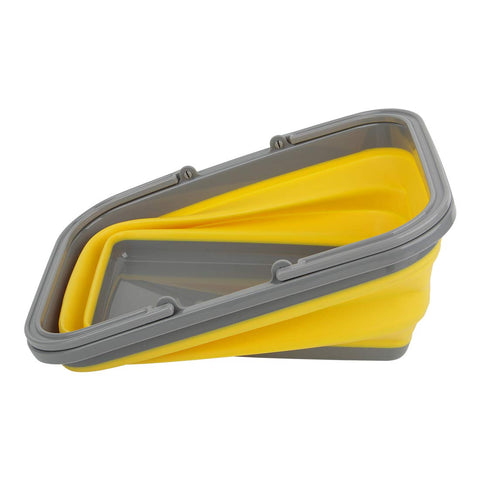 Durable rim and base provide stability during washing and rinsing tasks