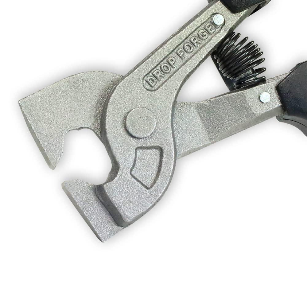TILER tungsten carbide scoring wheel close-up highlights durable cutting edge