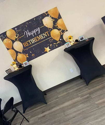Tina's 24x43 cover gives a seamless finish on round tables.
