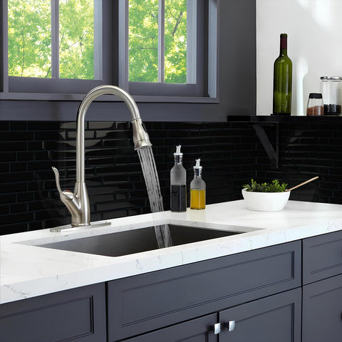 Tiwoos kitchen island splashback image highlighting heat and moisture resistance in action.