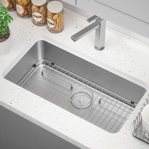 TOENMAN bottom-protecting grid keeps the sink interior pristine daily.