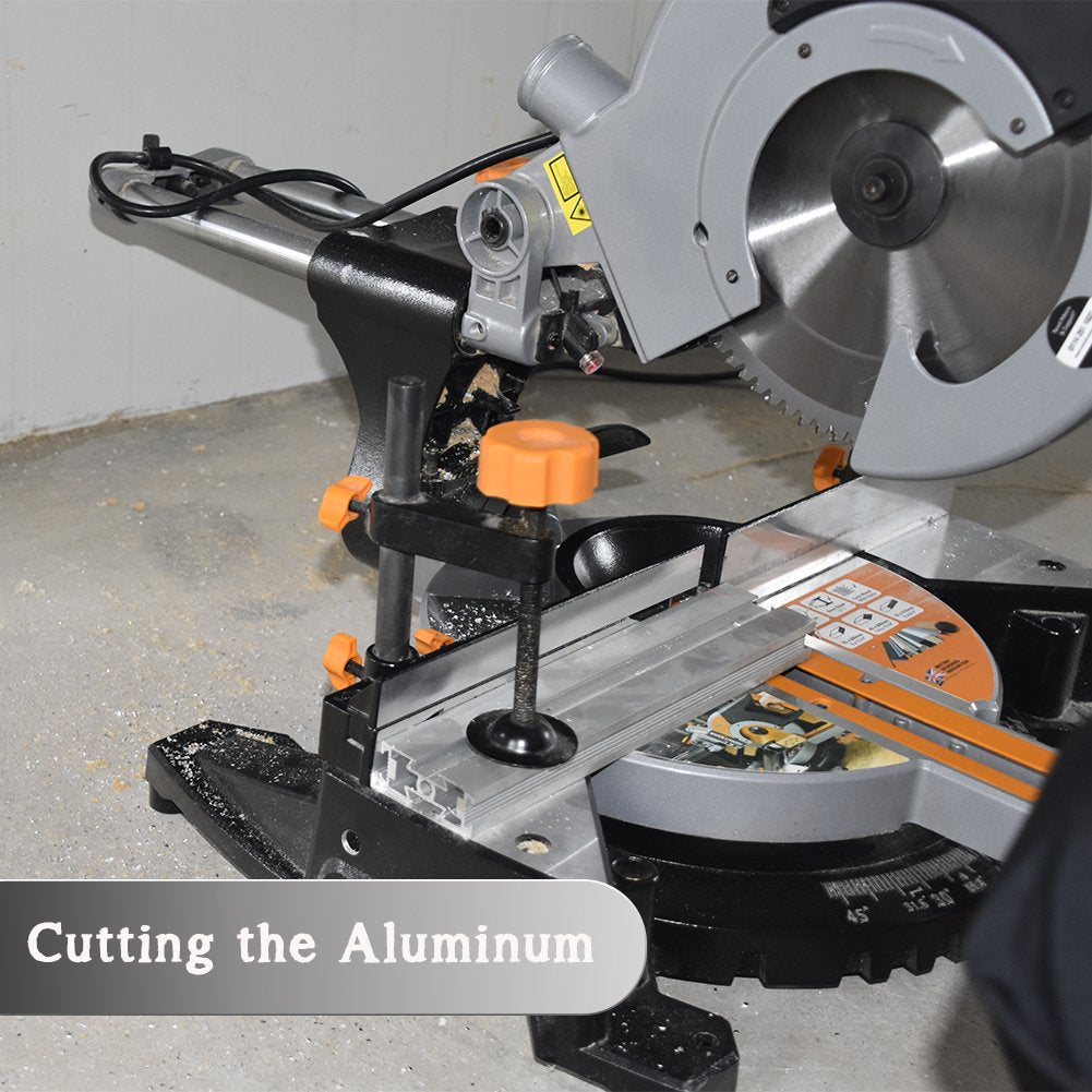 TOMAX blade demonstrates 5/8-inch arbor compatibility with saws.