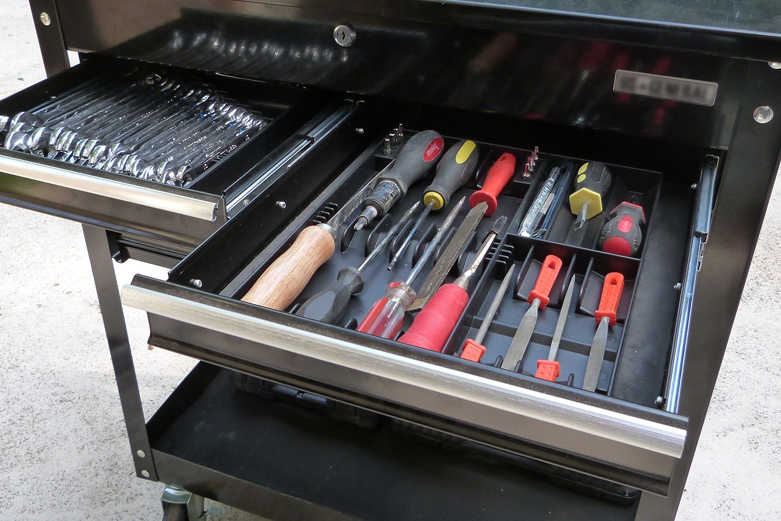 Tool Sorter holds up to sixteen screwdrivers in a tidy tray