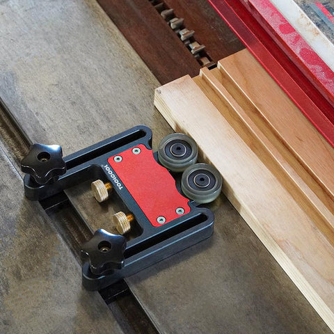 TOOLCOOL bearing roller featherboard router table setup showing compatibility