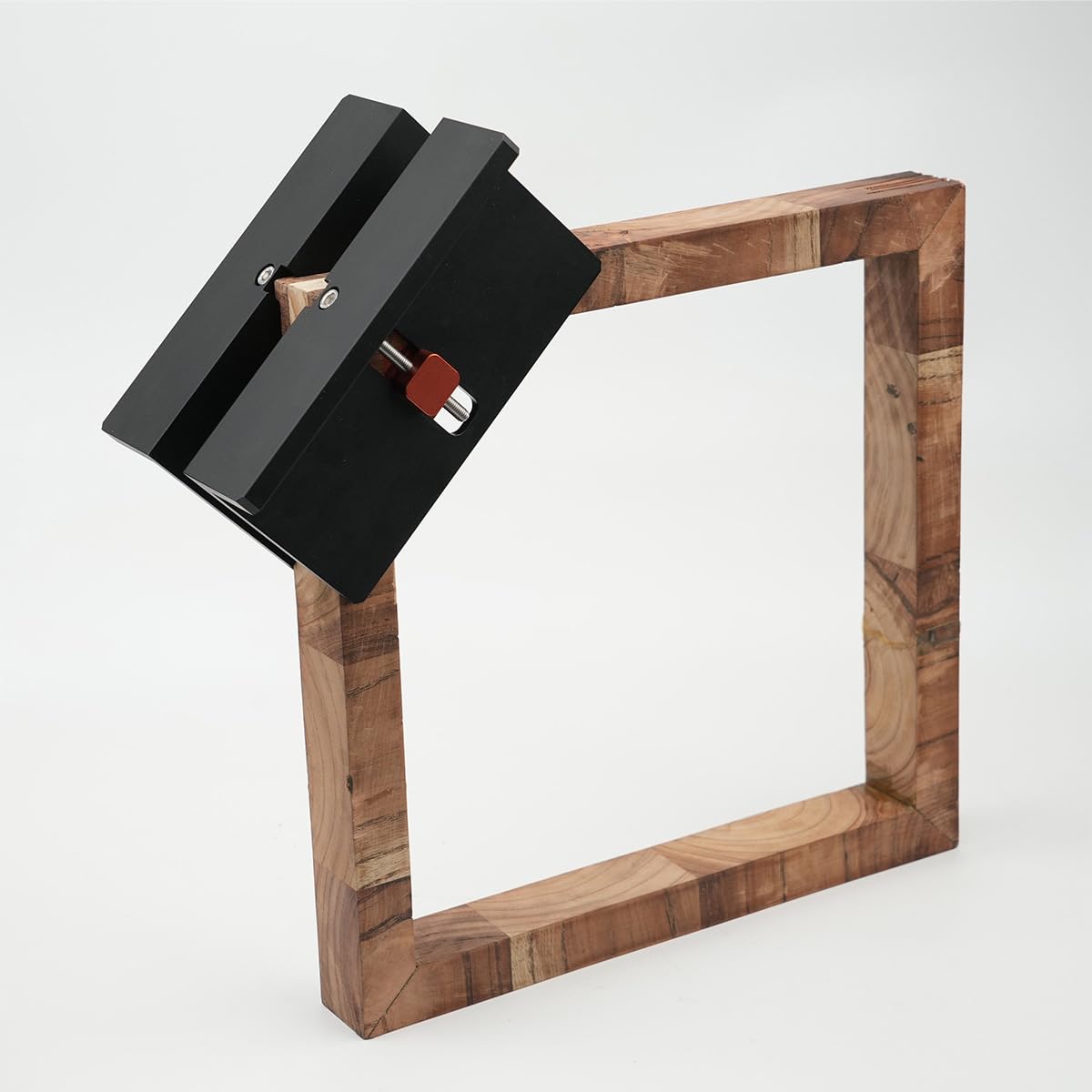 Toolcool spline jig features aluminum CNC machined body for durability