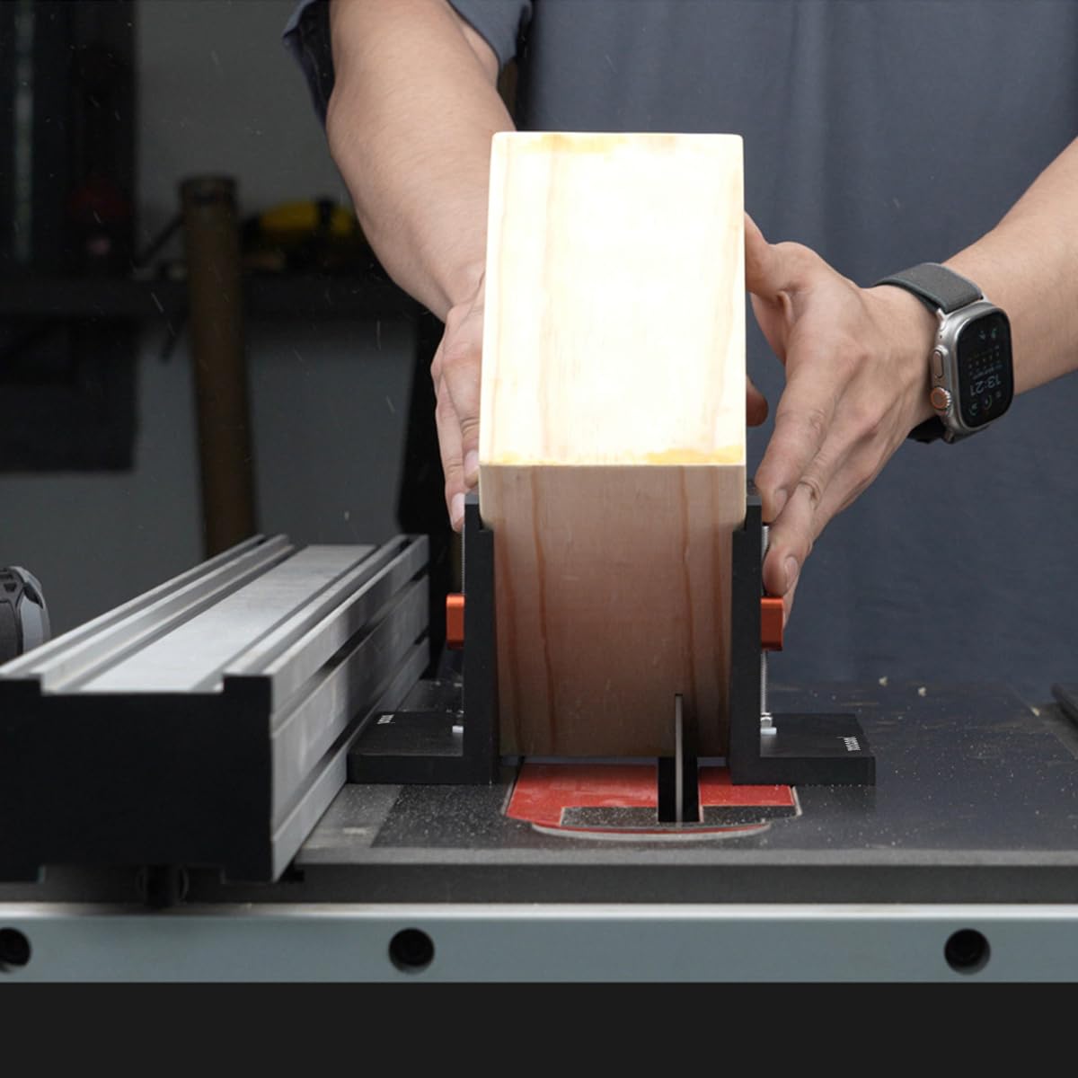 Toolcool spline jig assembled frame showing spline detail
