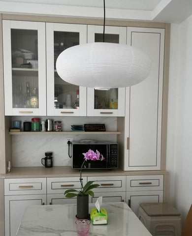 TopAAA 19-inch lampshade creates a warm, inviting ambiance.