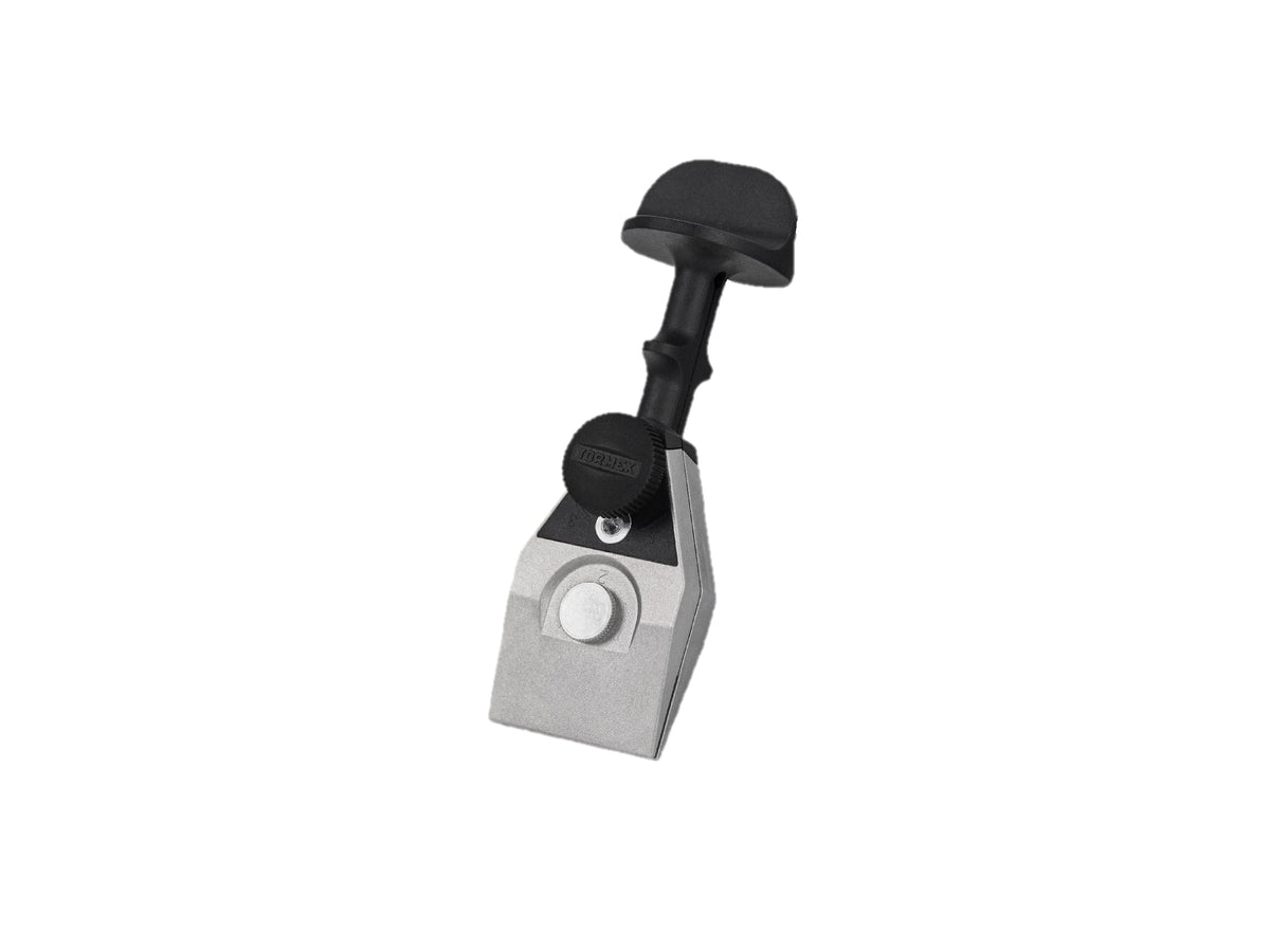 Tormek KJ-45 centers the knife blade for symmetrical sharpening