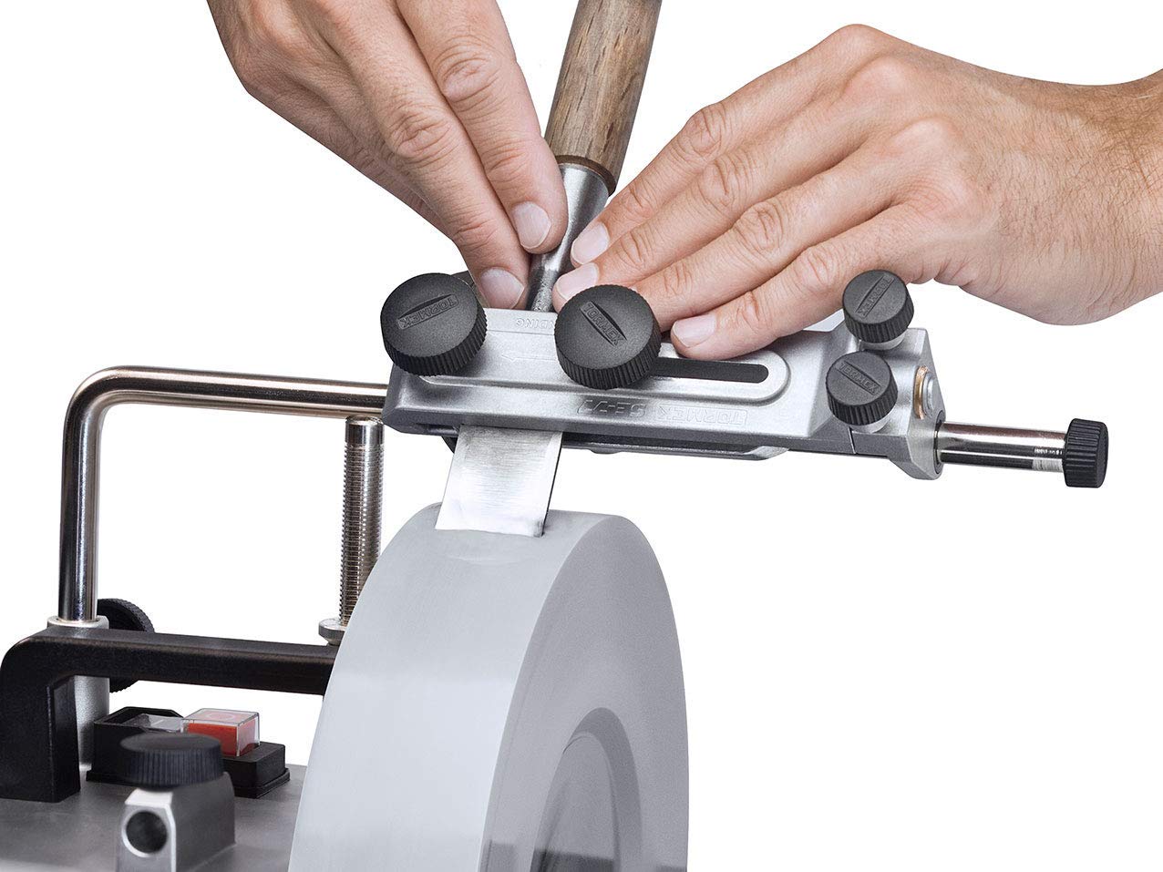 Tormek SE-77 adjustable side knobs enable fine tuning for tricky angles.