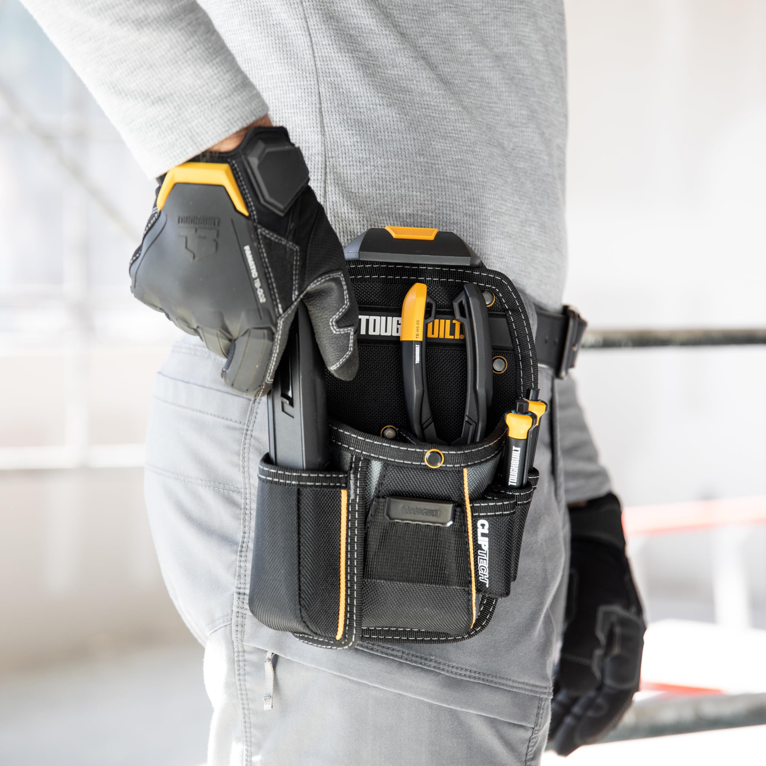 GP Pouch offers easy tool access during ongoing tasks on site.
