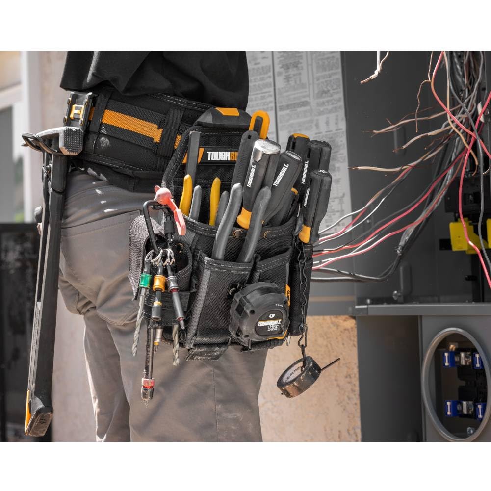 TOUGHBUILT TOU-CT-114 flashlight pocket provides quick lighting in dim areas