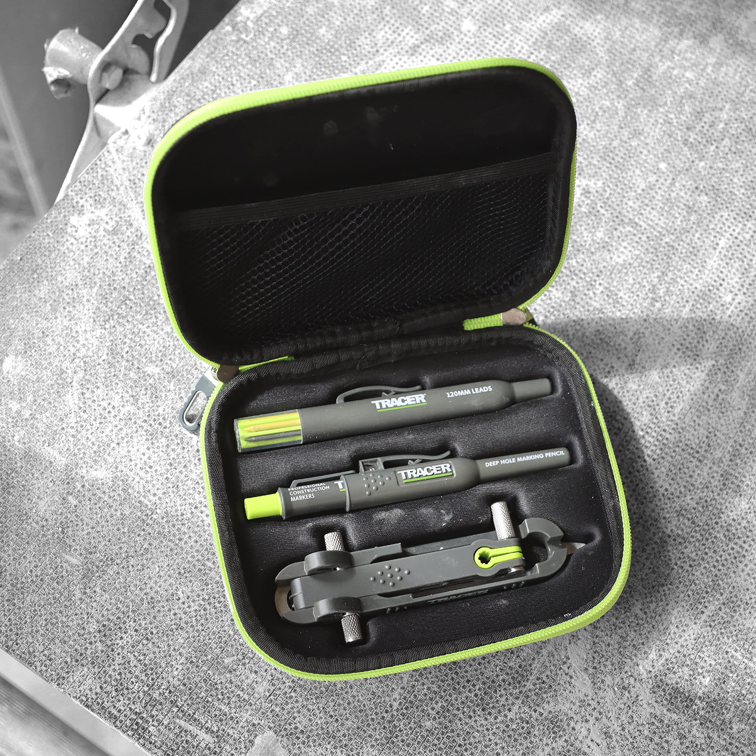 Tracer graphite leads in a 4-pack for reliable drafting across projects.