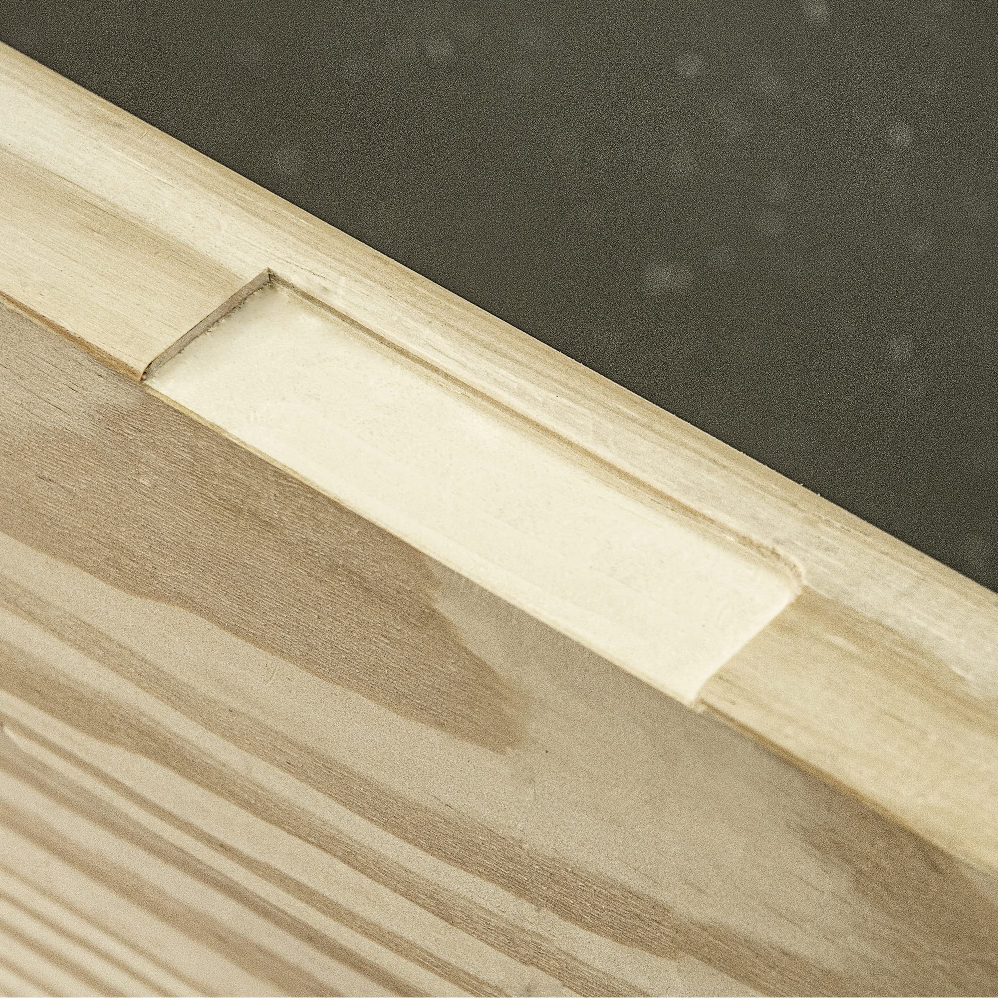 TREND durable construction supports regular workshop use