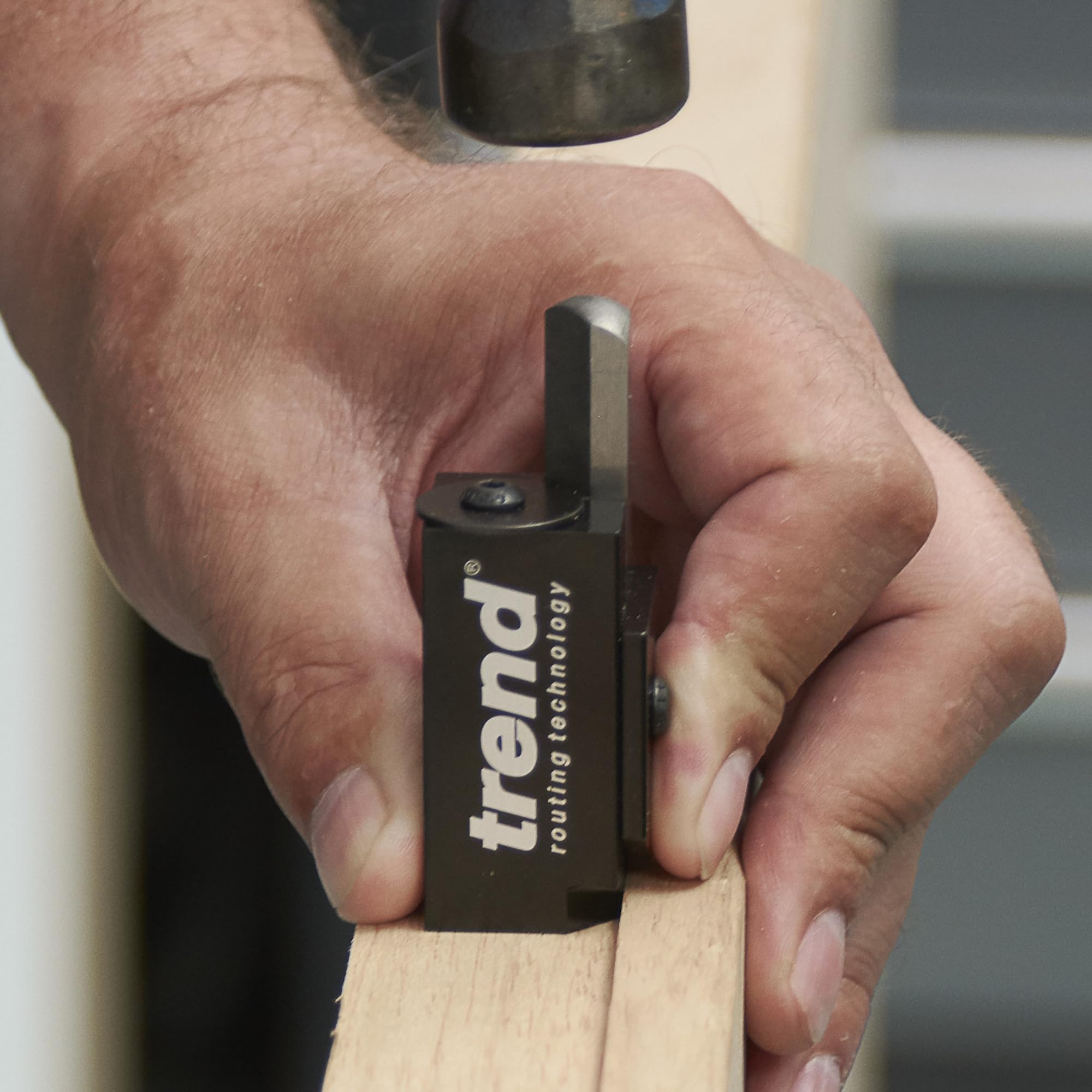 TREND lock faceplates squaring tool for fast, clean edge alignment