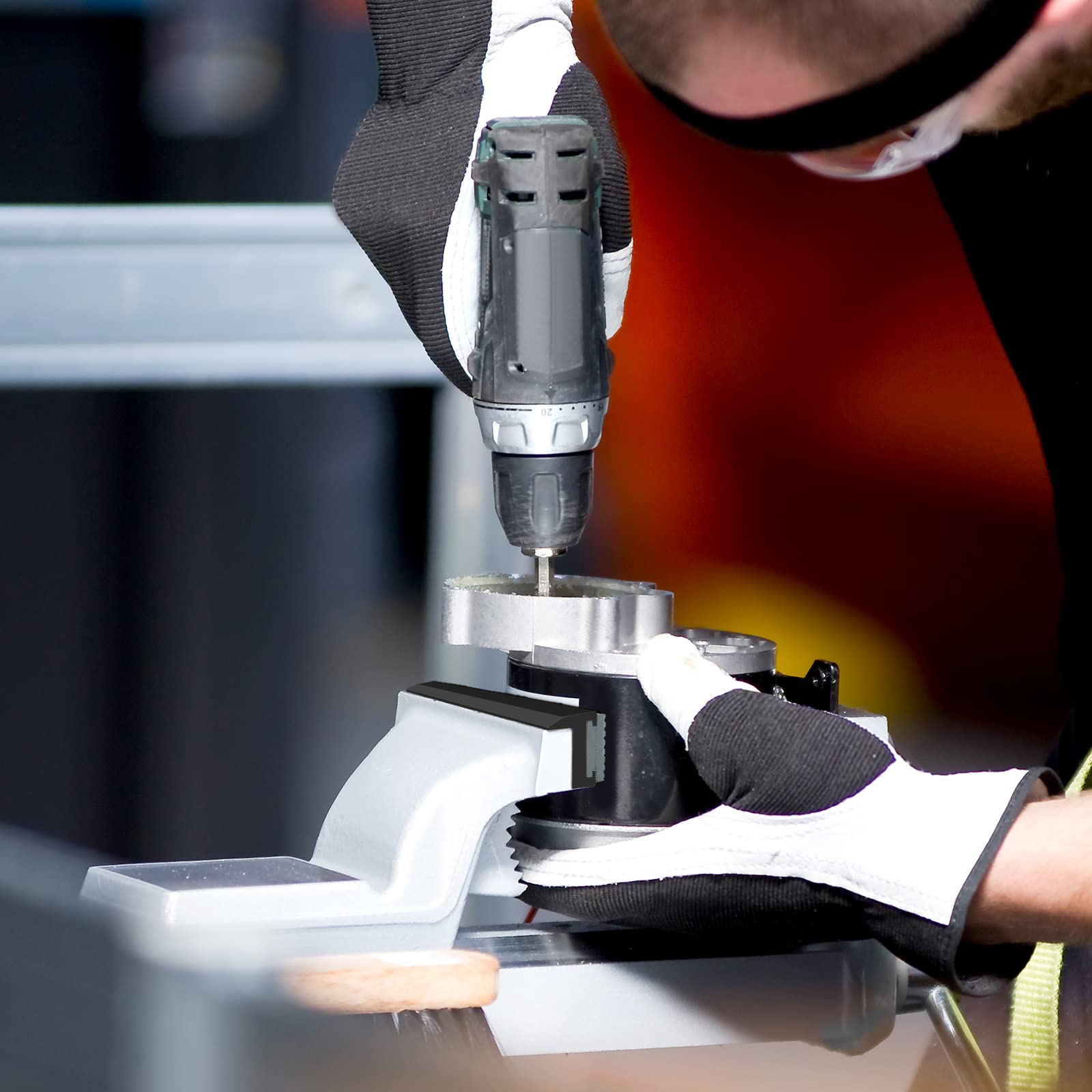 TRISENSE color coded magnets keep jaws in place during work