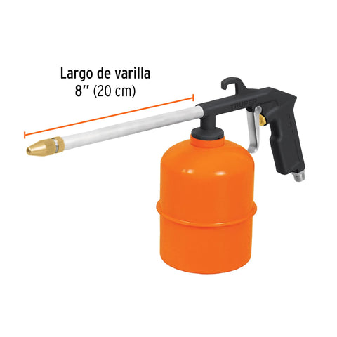 Truper Pili-697 engine cleaning gun in action tackling tough grease.