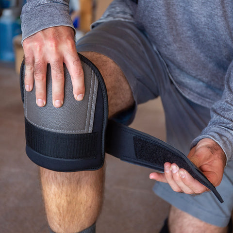 TSE Safety knee pads durability test image suggesting long-lasting protection.