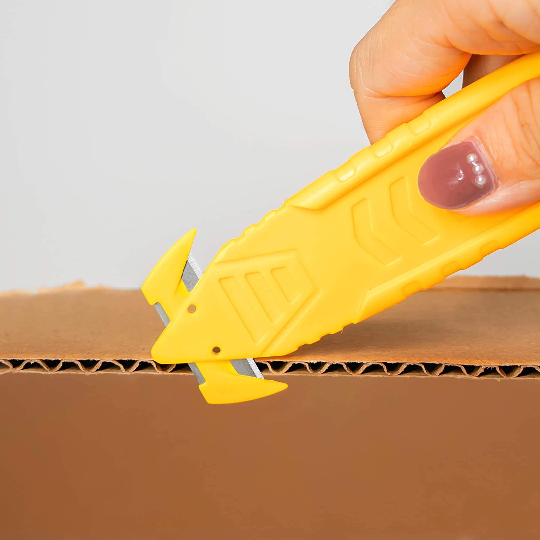 TTOVIA safety box cutter with double-sided blade, extending tool life for busy days.