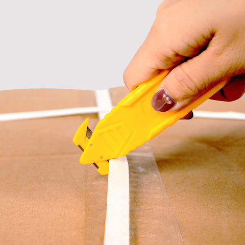 TTOVIA cutter with ergonomic grooved handle for secure grip.