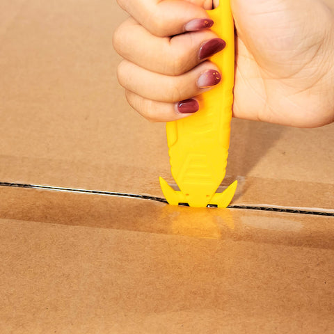TTOVIA cutter with integrated tape splitter for quick one-motion cuts.