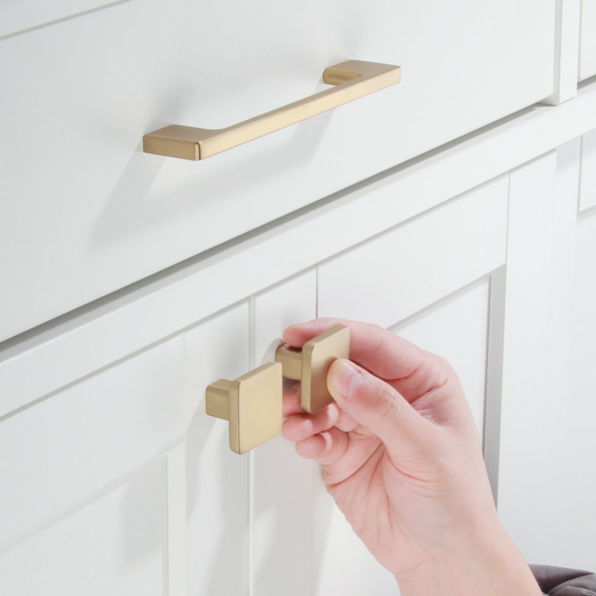 TUNNY includes two screw sizes for adjustable cabinet thickness and easy mounting.