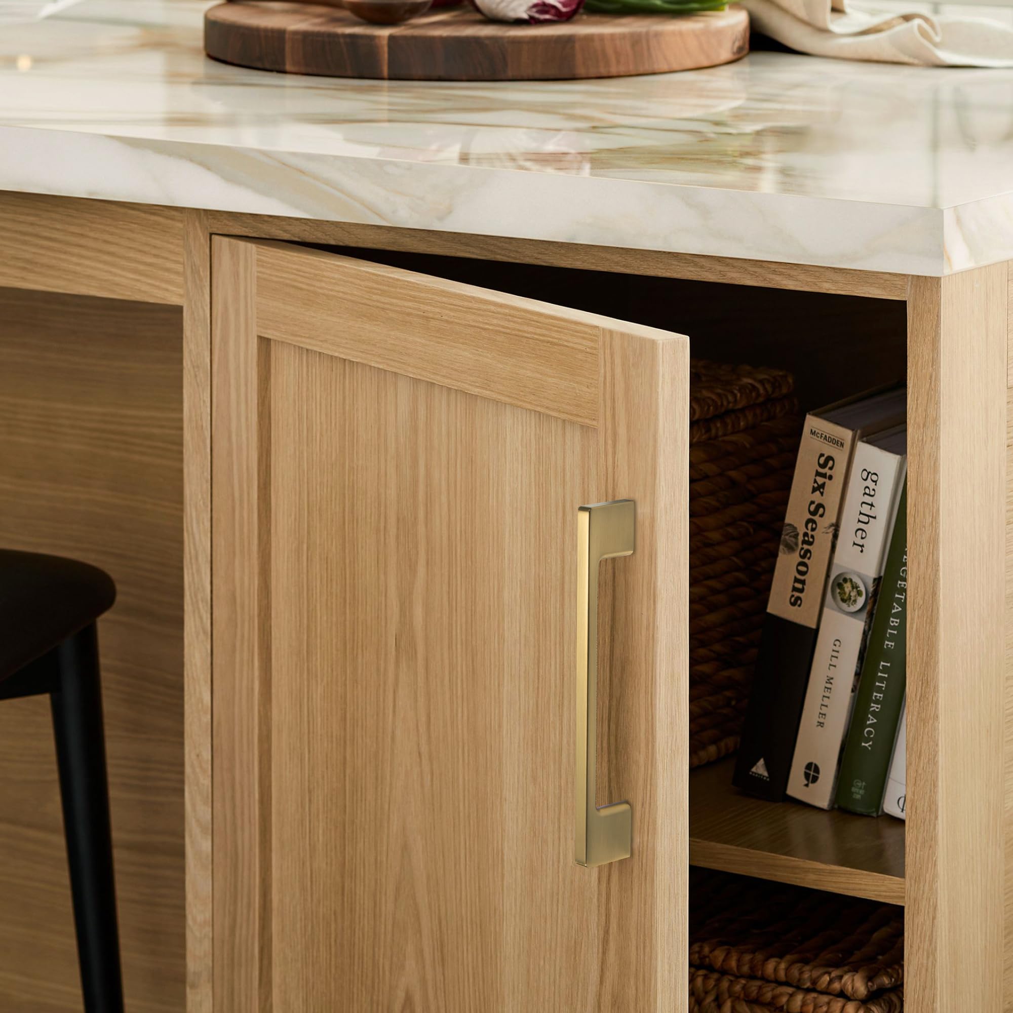 TUNNY solid zinc alloy construction emphasizes strength for everyday cabinet use.