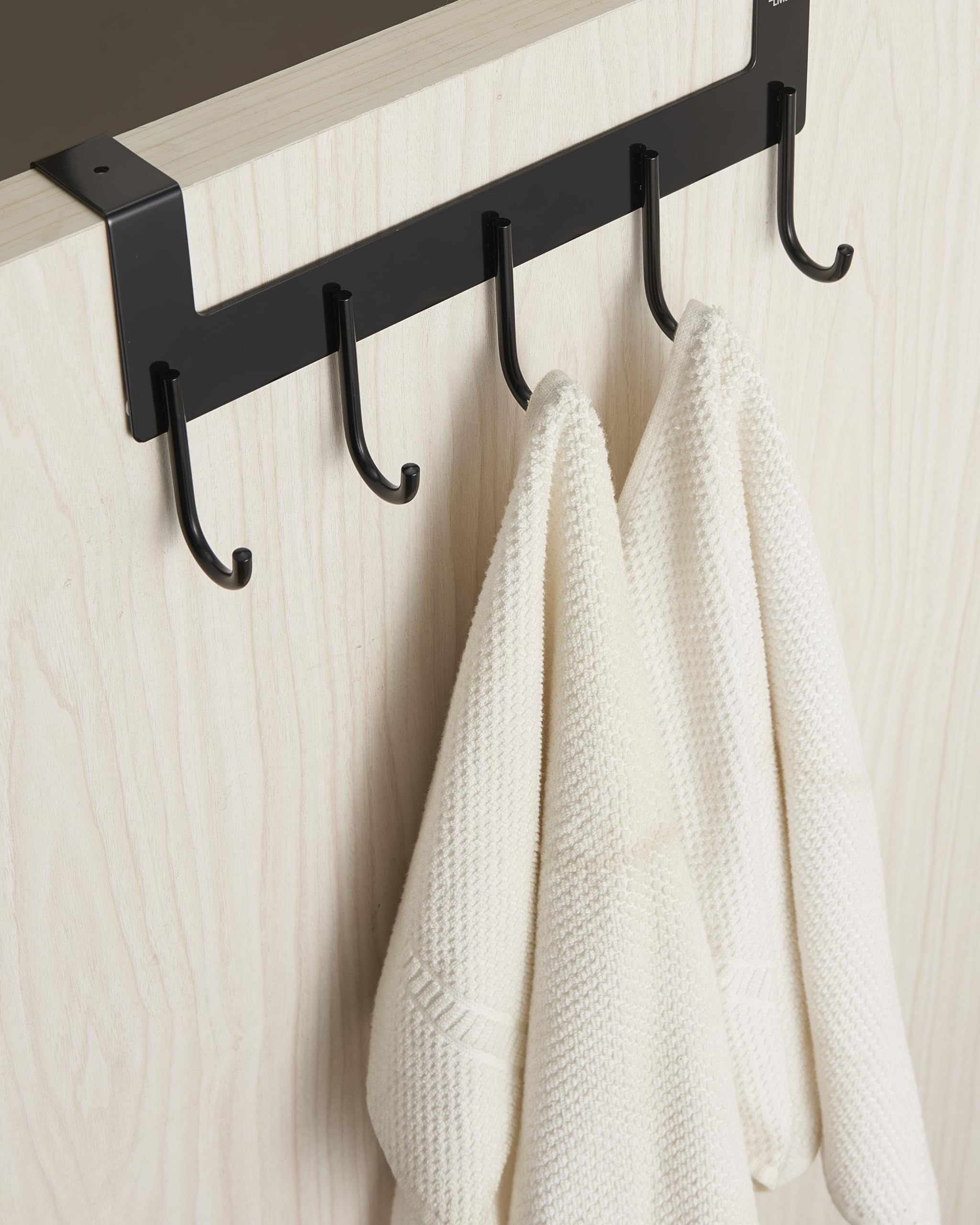 UDENIS easy-install over-the-door hanger, no tools required.