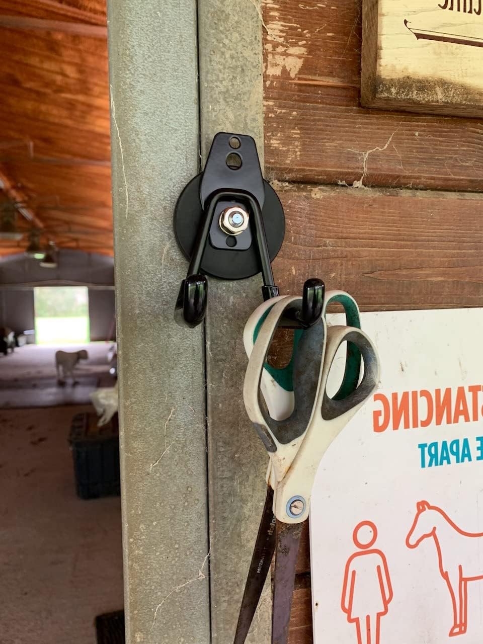 ULIBERMAGNET hooks in kitchen and workspace for quick access